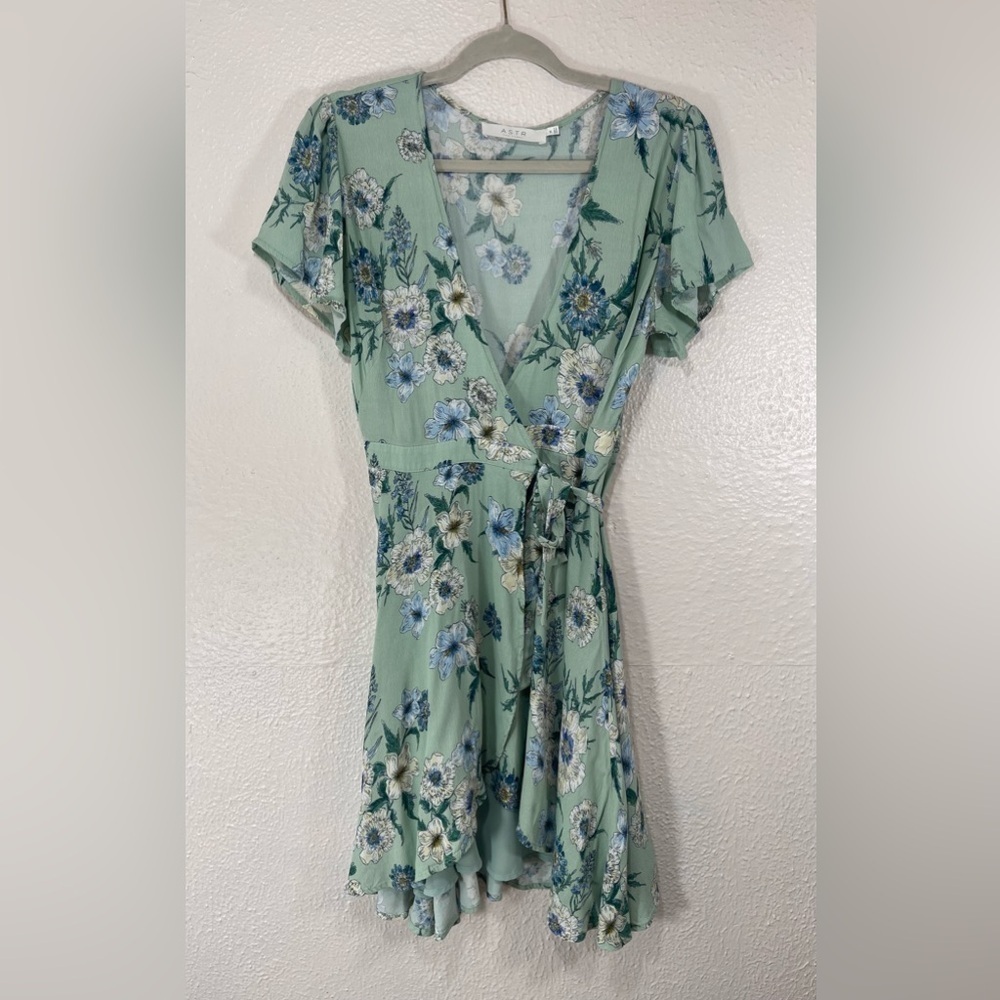 ASTR the Label Green Floral Print True Wrap Mini Dress Women’s Medium Summer